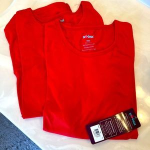 Long sleeve/under scrubs! Red soft tee ♥️